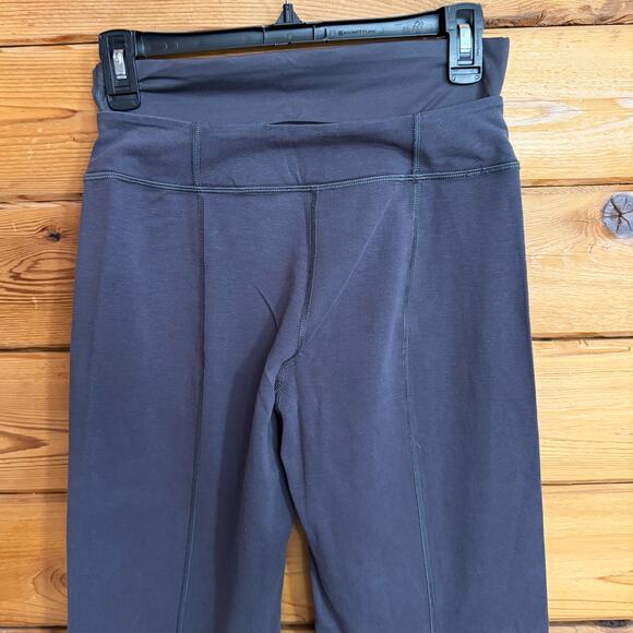 Spanx Flare Gray Yoga Pants Size Medium - Picture 5 of 7